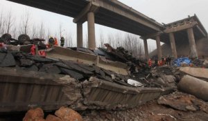 Chine: un camion de pétards explose et fait s'effondrer un pont