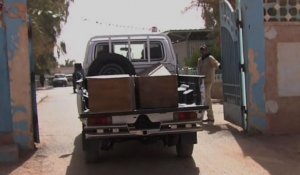 Des cercueils vides arrivent au centre de santé d'In Anemas