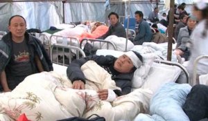 Séisme en Chine: les survivants disent manquer de nourriture