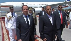 À Tunis, Hollande appelle à relancer le processus démocratique en Égypte