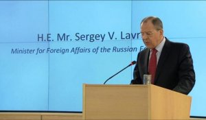 Ukraine: Lavrov dénonce les menaces de "sanctions"