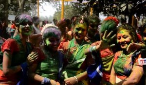 Inde: le Holi, fête des couleurs pour l'arrivée du printemps