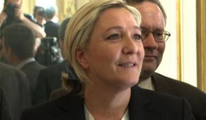 Européennes: Le Pen veut rappeler "l'imposture de l'UMPS"