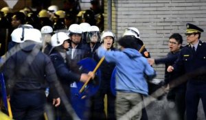 Taipei: la police déloge des manifestants du Parlement