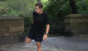 ZAPPING ACTU DU 15/06/2012 - Nicolas Sarkozy : Congratulé par des collégiens pendant son jogging au Parc Monceau !