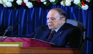 Algérie: le président Abdelaziz Bouteflika a prêté serment