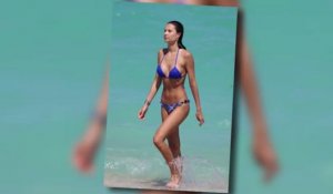 Julia Pereira est renversante dans un bikini bleue