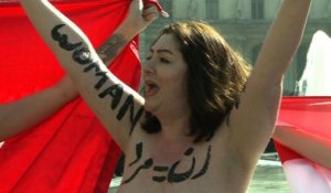 Paris: des femmes manifestent nues contre "l'oppression"