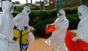 Virus Ebola : des cas suspects au Liberia et au Canada
