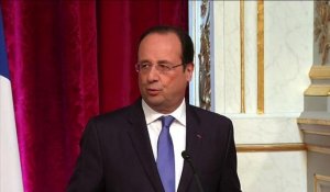 Hollande évoque la possibilité d'"élever le niveau de sanctions"