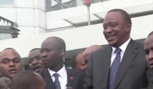 Le président kényan Uhuru Kenyatta sort de la CPI