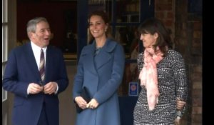 Exclu Vidéo : Kate Middleton continue ses visites officielles à deux mois de l'accouchement