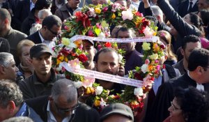 Reportage : colère et recueillement devant le musée du Bardo de Tunis