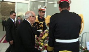 Attentat de Tunis: le président se recueille devant le musée