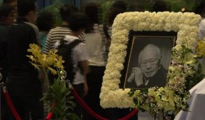 Singapour: une immense foule devant le cercueil de Lee Kuan Yew