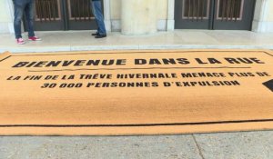 A Paris, un paillasson géant pour sensibiliser aux expulsions