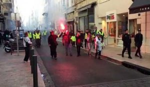 Gilets jaunes actes XVI : les manifestants descendent la rue Paradis à Marseille