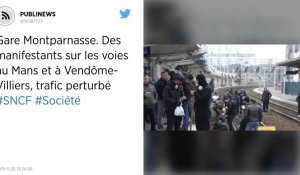 Gare Montparnasse. Des manifestants sur les voies au Mans et à Vendôme-Villiers, trafic perturbé