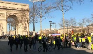 Des "gilets jaunes" à Paris pour un 15e samedi de mobilisation
