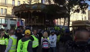 Gilets jaunes :  le carrousel de la place Charles de Gaulle pris d'assaut par les manifestants