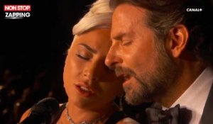 Oscars 2019 : Lady Gaga et Bradley Cooper complices sur scène (vidéo)