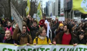 Climat: des milliers de jeunes Bruxellois dans la rue