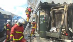 "Gilets jaunes": des pompiers maîtrisent l'incendie d'un kiosque
