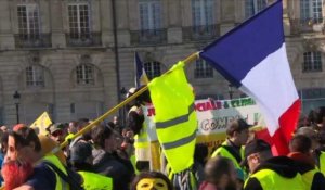 "Acte 14" : des "gilets jaunes" manifestent à Bordeaux