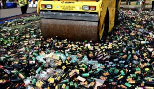 Ramadan: L'Indonésie détruit des bouteilles de contrebande