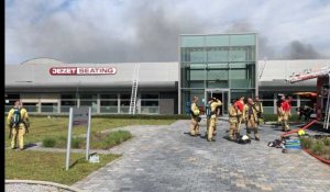Importants dégagements de fumée en raison d'un incendie dans une entreprise de Pelt