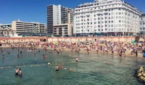 Marseille : la plage des Catalans à l'heure d'été !