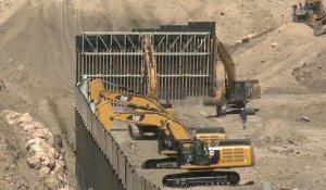 Des soutiens de Trump construisent un mur privé à la frontière mexicai