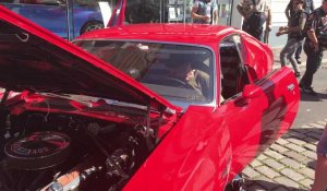 Mike Dundee fait rugir sa Dodge Charger de 72 à Béthune Rétro