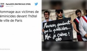 Un hommage aux victimes de féminicides devant l'hôtel de ville de Paris