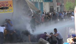 La police turque disperse des manifestants pro-kurdes à Diyarbakir