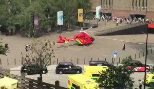 Hélicoptère sur place après la chute d'un enfant à la Tate Modern de Londres
