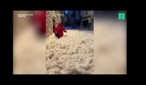 Pendant la tempête Gloria, l&#39;écume de mer a envahi les rues de cette ville espagnole