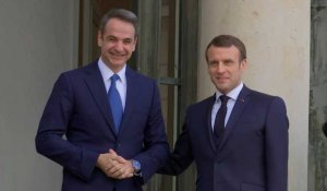 Emmanuel Macron reçoit le Premier ministre grec à l'Élysée