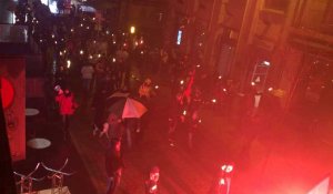 Lorient. Une centaine de flambeaux à la manif du soir