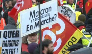 Retraites : manifestation à Angoulême en marge d'une visite d'Emmanuel Macron