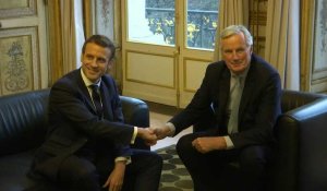 Brexit: Emmanuel Macron reçoit Michel Barnier à l'Elysée