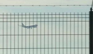 Coronavirus: l'avion transportant des Français rapatriés de Wuhan atterrit à Istres