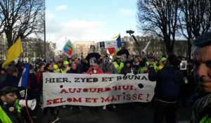 Rassemblement place de la République à Lille avant la manifestation des Gilets jaunes