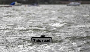 Avis de tempête sur l'ouest de l'Europe : dégâts, inondations et trafic perturbé