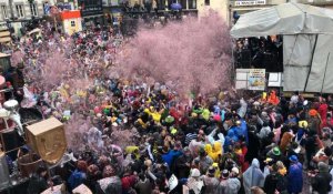 Carnaval de Granville : pluie de confettis sur les carnavaliers