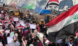 Irak: des centaines de femmes manifestent pour défendre leur place dans la révolte