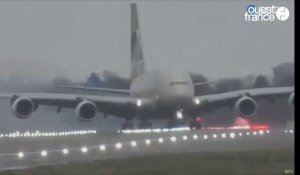 Tempête Dennis. L'atterrissage cahotique d'un AIrbus A380 à Londres.
