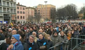 Italie: rassemblement du mouvement antifasciste "Les Sardines" à Bologne (2)