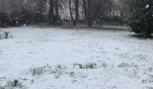 La neige tombe à gros flocons dans le Cambrésis