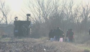 Les migrants se précipitent à la frontière entre la Grèce et la Turquie (2)